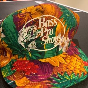 Bass Pro Shops Floral snap back (VTG 90’s)